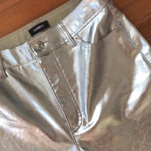 Size 2, silver with silver accents. Express brand